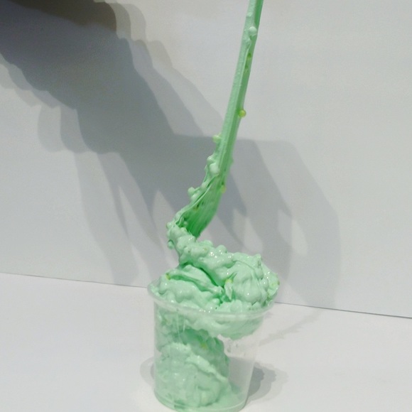 Green Wearable crunchy scented slime - Picture 2 of 6
